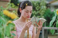 芝本ゆか役の市川実日子。