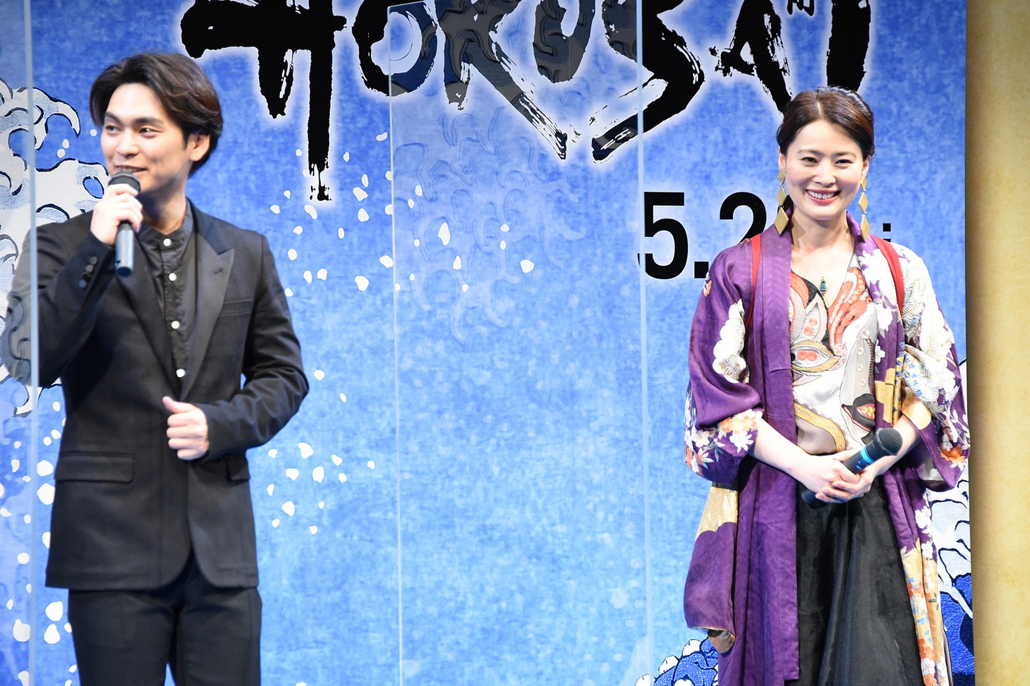左から柳楽優弥、紫舟。