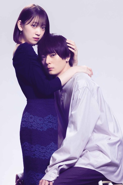 左から堀未央奈演じる田川藍子、犬飼貴丈演じる田川暢。