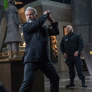 メル・ギブソンが剣を振り上げ…SFアクション「コンティニュー」新映像