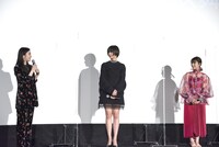 左からmilet、池田エライザ、浜辺美波。