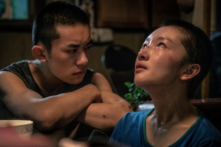 13億人の妹 チョウ ドンユイが坊主頭に 少年の君 新場面写真 映画ナタリー 13億人の妹 チョウ ドンユイが坊主頭に 少年の君 新場面写真 映画ナタリー
