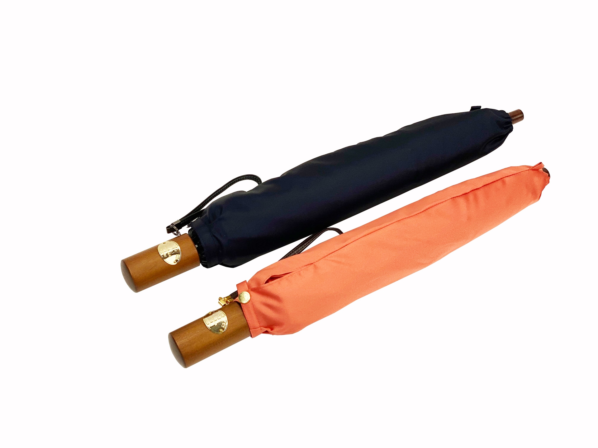 となりのトトロ」雨傘の折りたたみ発売、トトロの紺色とサツキの朱色