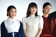 左から高畑充希、菅野美穂、尾野真千子。