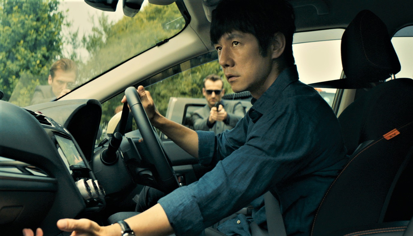 映画「奥様は、取り扱い注意」