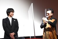 左から金子大地、前野健太。