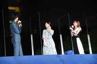 夏菜（右）にツッコまれる山崎賢（左）。