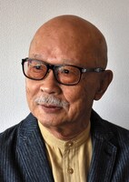 山根貞男