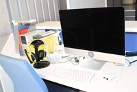 亜美のパソコン周辺。