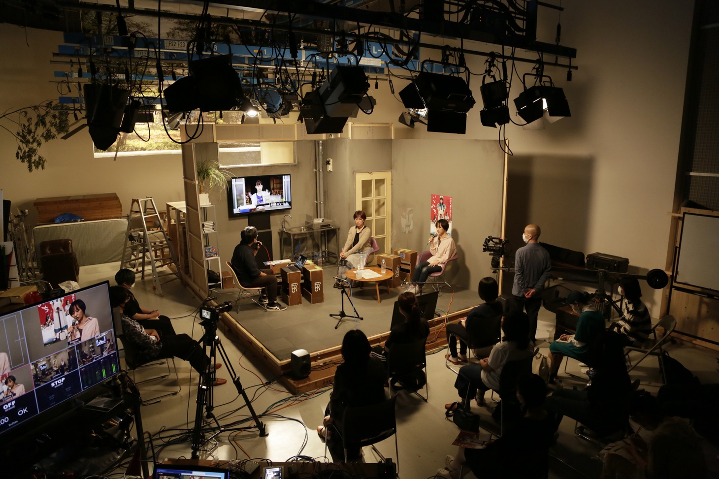 「デジタルドラマII補講 演出講義 ーその人間の中と外ー  横浜聡子監督の『いとみち』について」の様子。