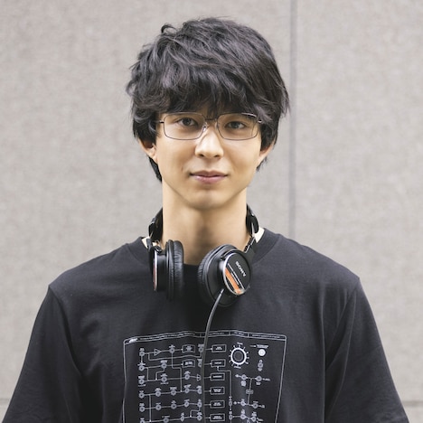 鈴木仁演じる佐々木涼平。