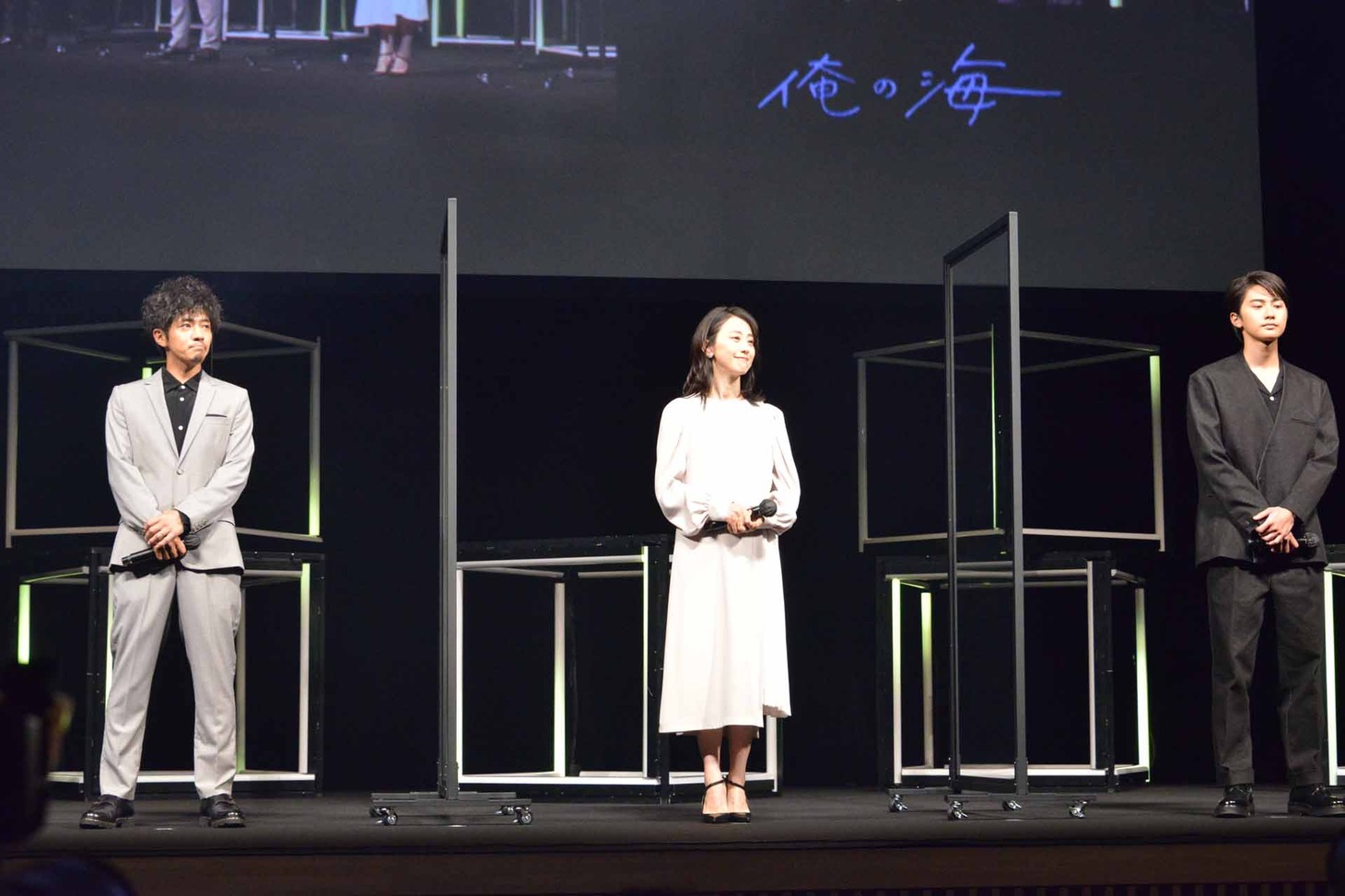 左から和田正人、紺野まひる、高橋大翔。