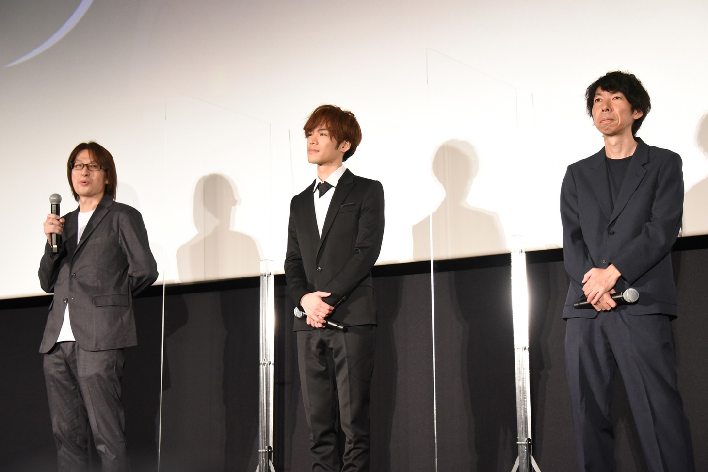 左から村瀬修功、小野賢章、小形尚弘。