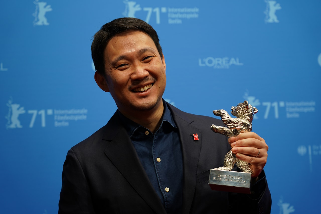 「偶然と想像」濱口竜介、ベルリン銀熊賞に輝き関係者に感謝「この人たちこそが映画」