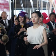 芳根京子が祝杯挙げる、パーティ捉えた「Arc アーク」本編映像