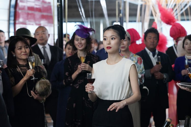 芳根京子が祝杯挙げる パーティ捉えた Arc アーク 本編映像 映画ナタリー