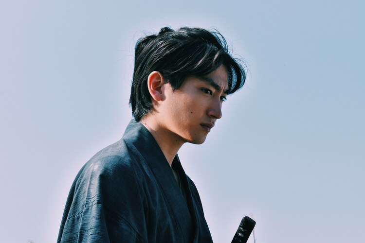 サマーフィルムにのって 金子大地が物憂げな侍に 監督は 目に惚れ込みました 映画ナタリー