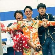 「唐人街探偵」キャストが東京の名所でダンス、妻夫木聡や鈴木保奈美も