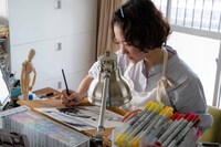 「先生、私の隣に座っていただけませんか？」