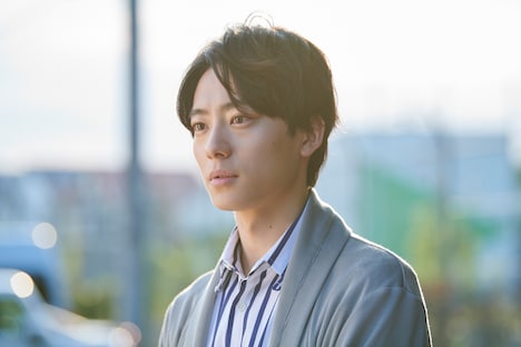 井上祐貴演じる鈴木岳。