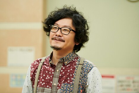 マツモトクラブ演じる戸石哲郎。