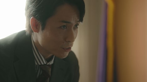 EXILE TETSUYA演じる江久地マナブ。