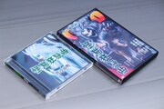 クラウドファンディングのリターンである本編DVD（右）、サウンドトラックCD（左）。