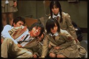 「バトル・ロワイアル」 (c)2000「バトル・ロワイアル」製作委員会