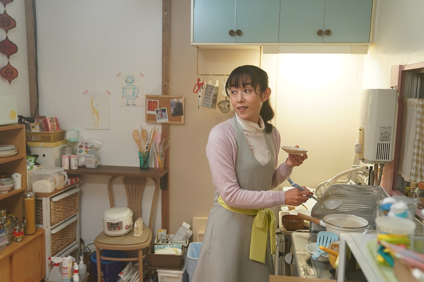 「Ribbon」より、春木みさよ演じる母。