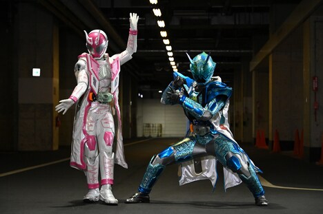 「仮面ライダースペクター×ブレイズ」