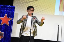 「コンビニバイト中、自分にヒーローの能力があると気付いた男」というアメコミ映画モノマネを披露するこがけん。