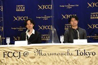 左から池松壮亮、石井裕也。