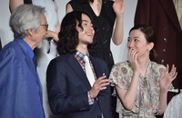 左から山田洋次、菅田将暉、永野芽郁。