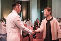 「人生の運転手（ドライバー）～明るい未来に進む路～」