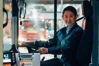 「人生の運転手（ドライバー）～明るい未来に進む路～」