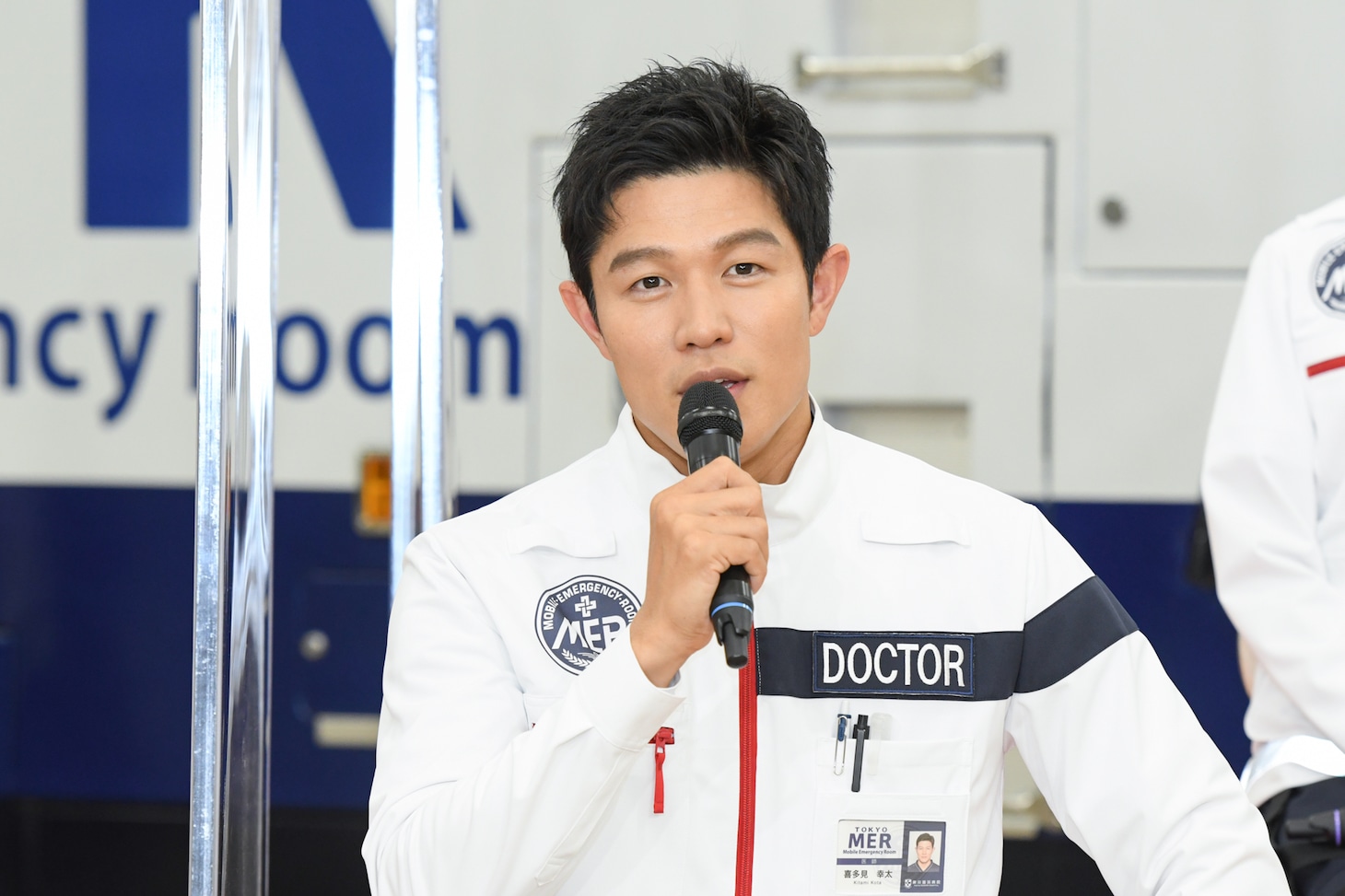 鈴木亮平