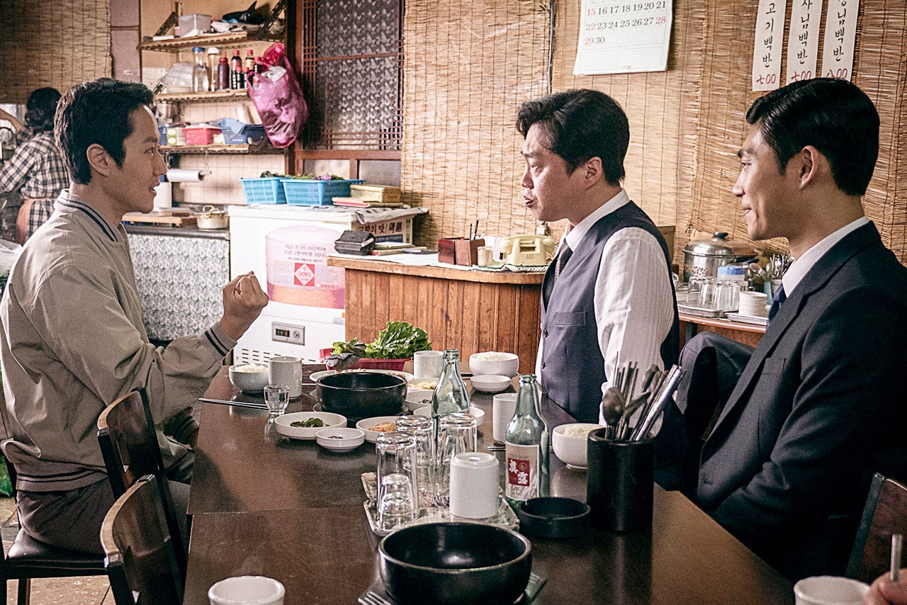 「偽りの隣人 ある諜報員の告白」