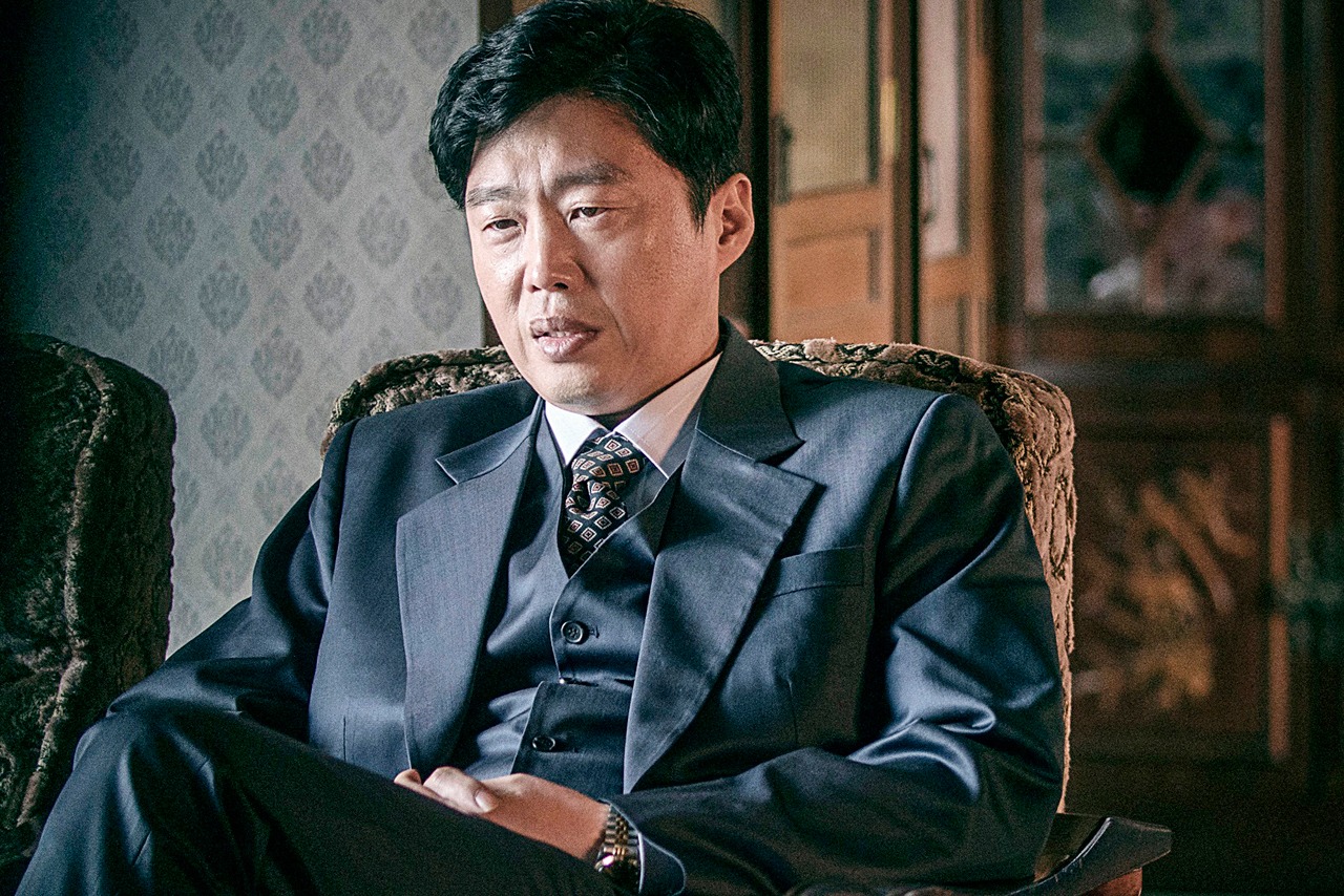 「偽りの隣人 ある諜報員の告白」