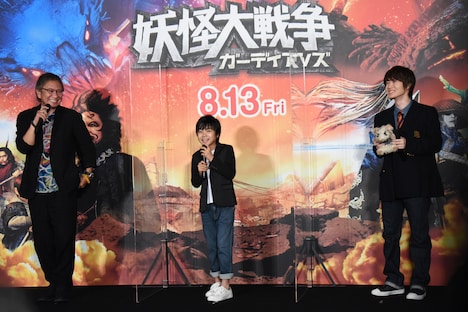 左から三池崇史、寺田心、神木隆之介。