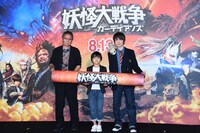 左から三池崇史、寺田心、神木隆之介。