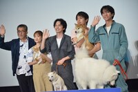 「犬部！」完成披露イベントの様子。左から篠原哲雄、大原櫻子、林遣都、中川大志、浅香航大。