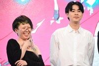 左から中村佳穂、成田凌。
