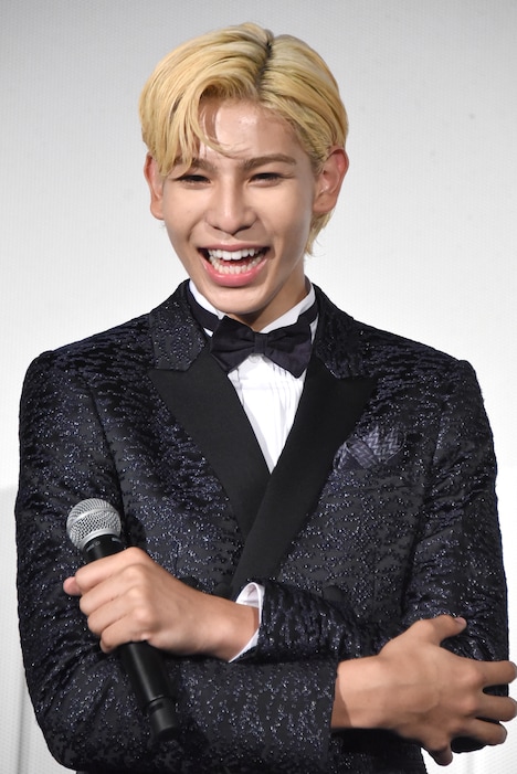 Snow Manメンバーの言葉に、うれしそうに笑うラウール。