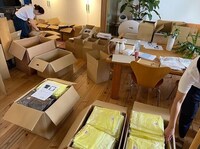 出荷作業中の様子。