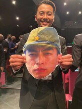 第74回カンヌ国際映画祭にて、「ONODA（原題）」公式上映に参加した森岡龍。