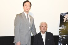 左から坂東玉三郎、篠田正浩。