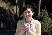 「キネマの神様」より、永野芽郁演じる若き日の淑子。