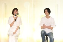 左から比嘉愛未、渡邊圭祐。