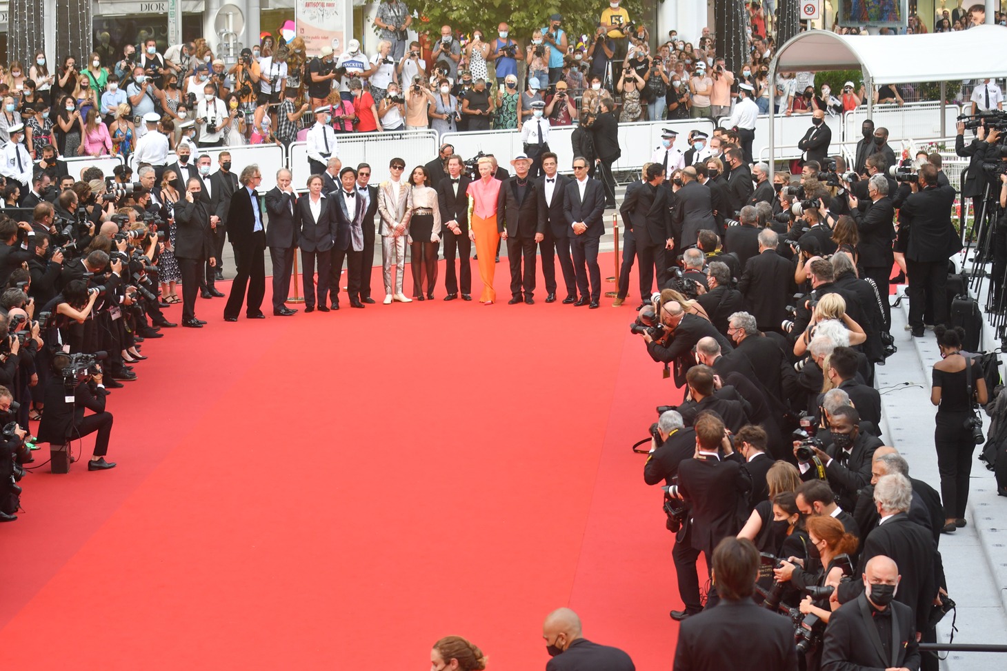 「フレンチ・ディスパッチ ザ・リバティ、カンザス・イヴニング・サン別冊」カンヌ国際映画祭レッドカーペットの様子。