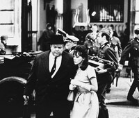 「パリは燃えているか」